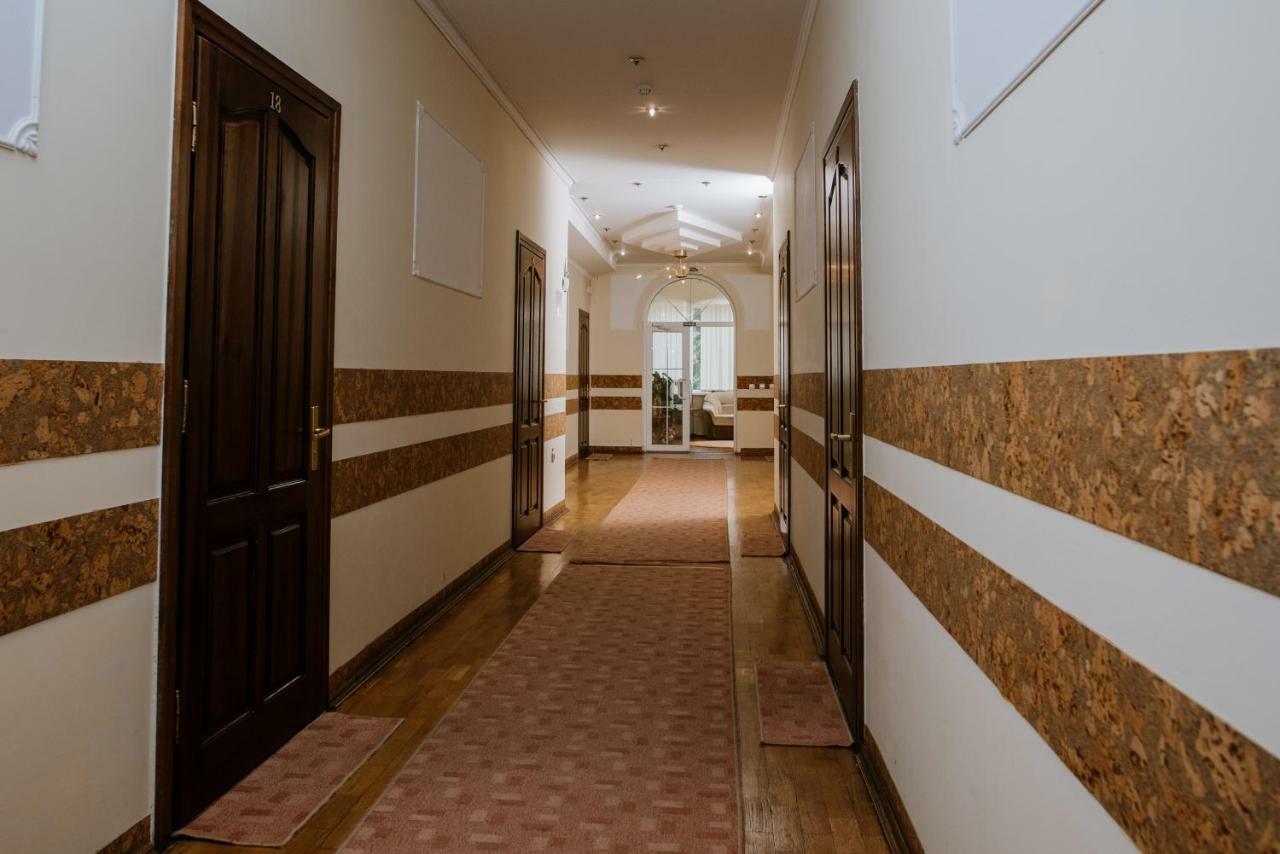 Villa Viktoriya Hotel Trouskavets Extérieur photo